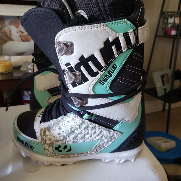 thirty two lashed snowboard boots
